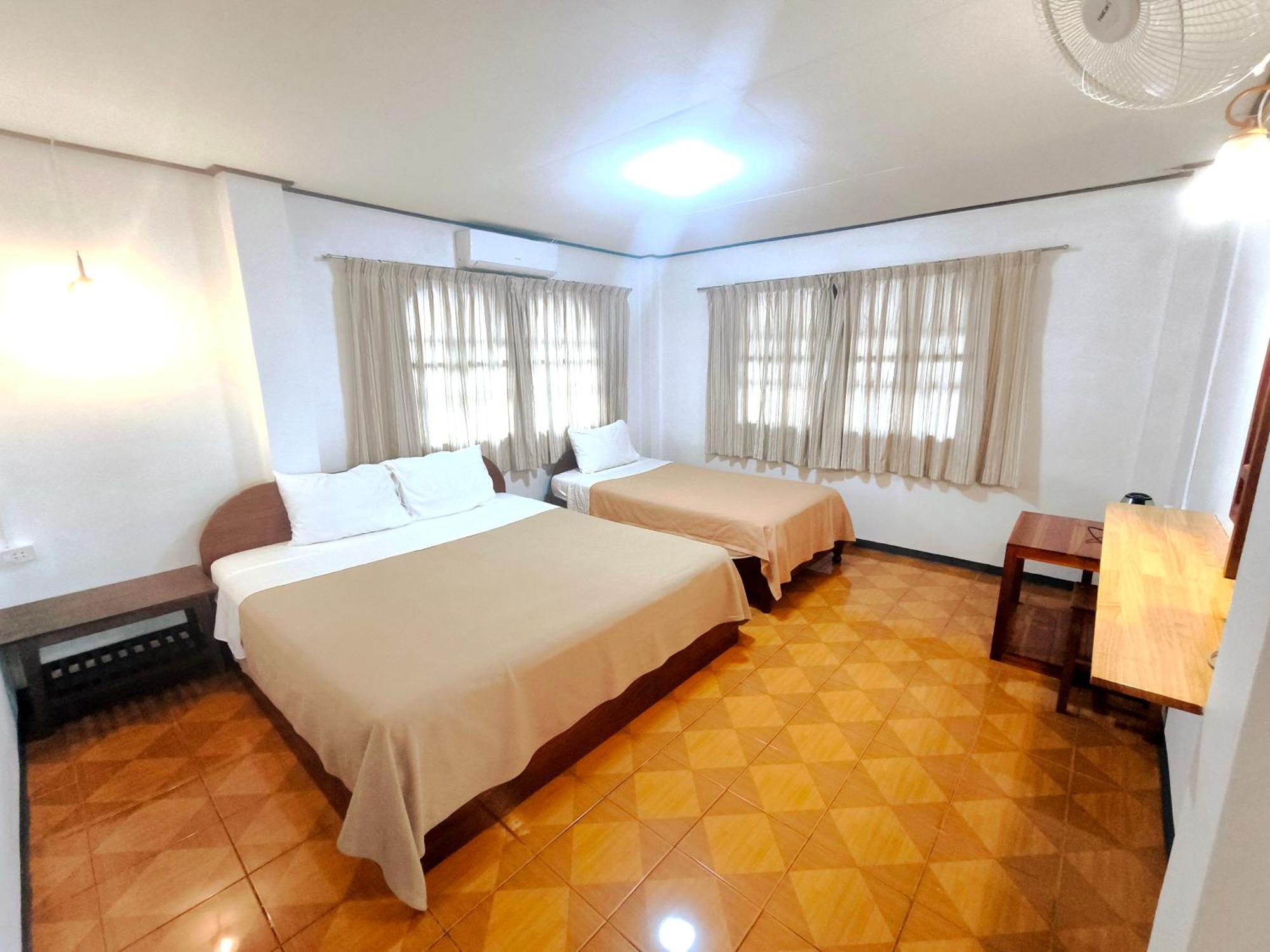Sabaydee Guesthouse Ban Houayxay Habitación foto